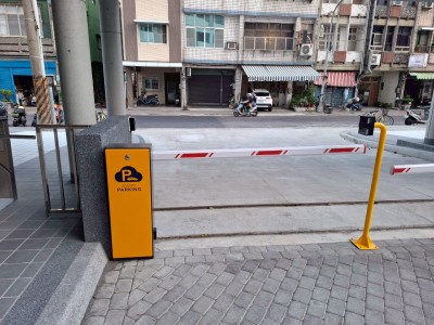 緯O 高雄宿舍-柵欄機